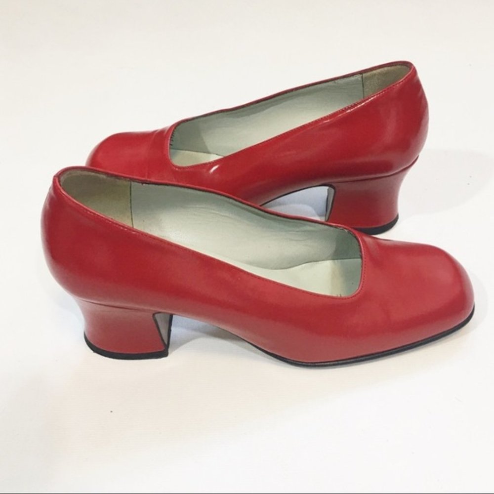 Browns VTG round toe patent leather pumps Sz 7.5